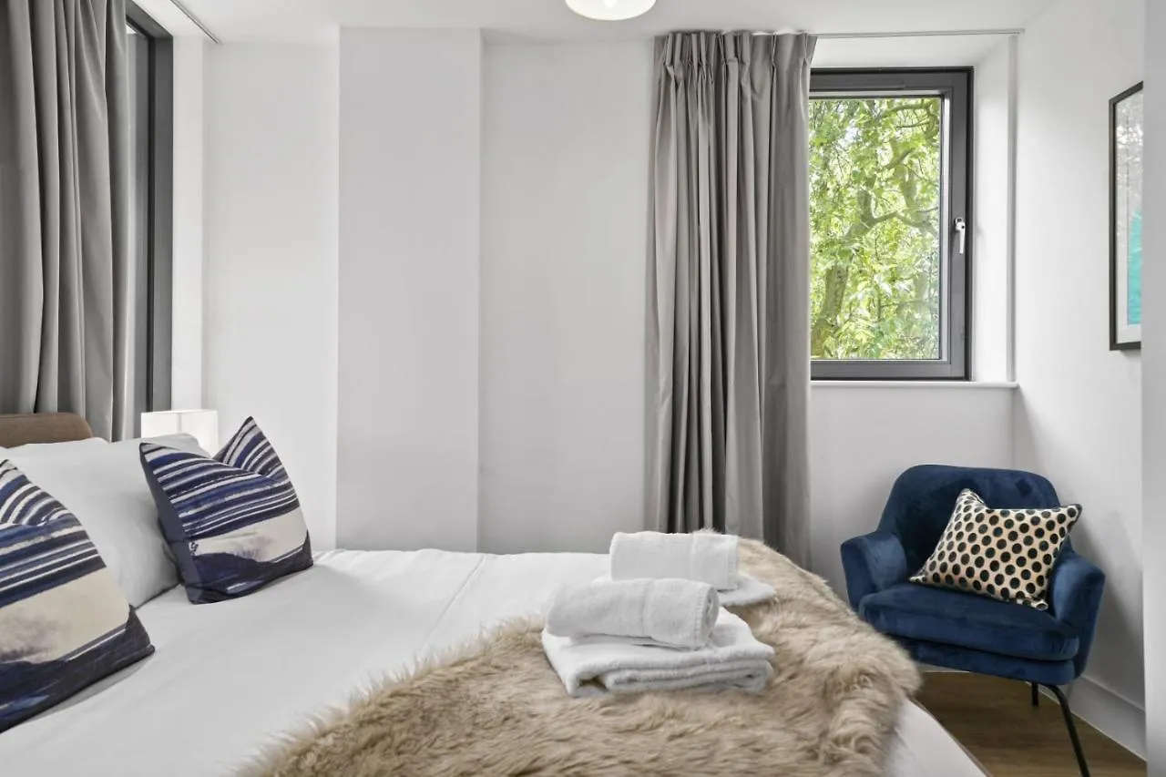 Executive Apartments In Bermondsey Free Wifi & Aircon By City Stay Aparts London