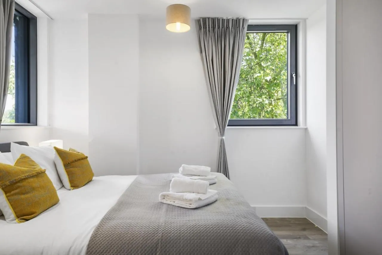 Executive Apartments In Bermondsey Free Wifi & Aircon By City Stay Aparts London