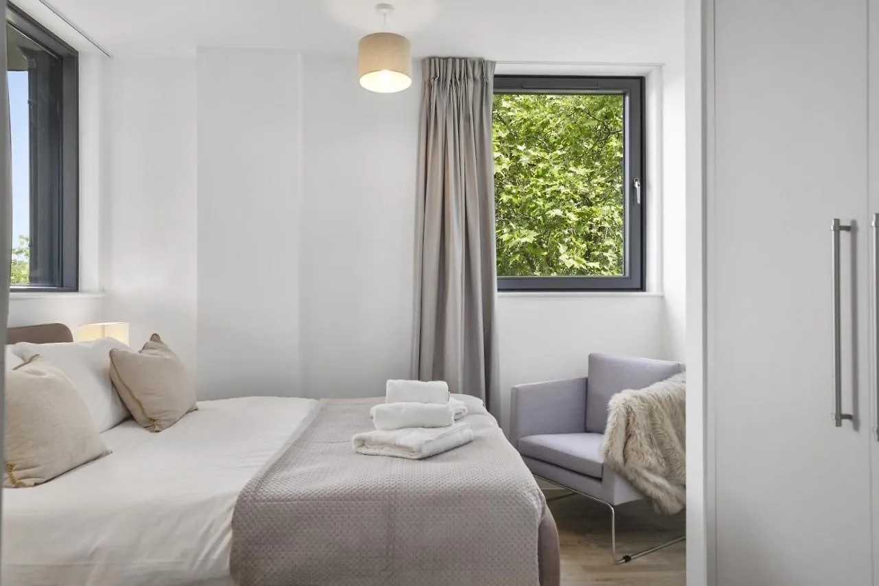 Executive Apartments In Bermondsey Free Wifi & Aircon By City Stay Aparts London