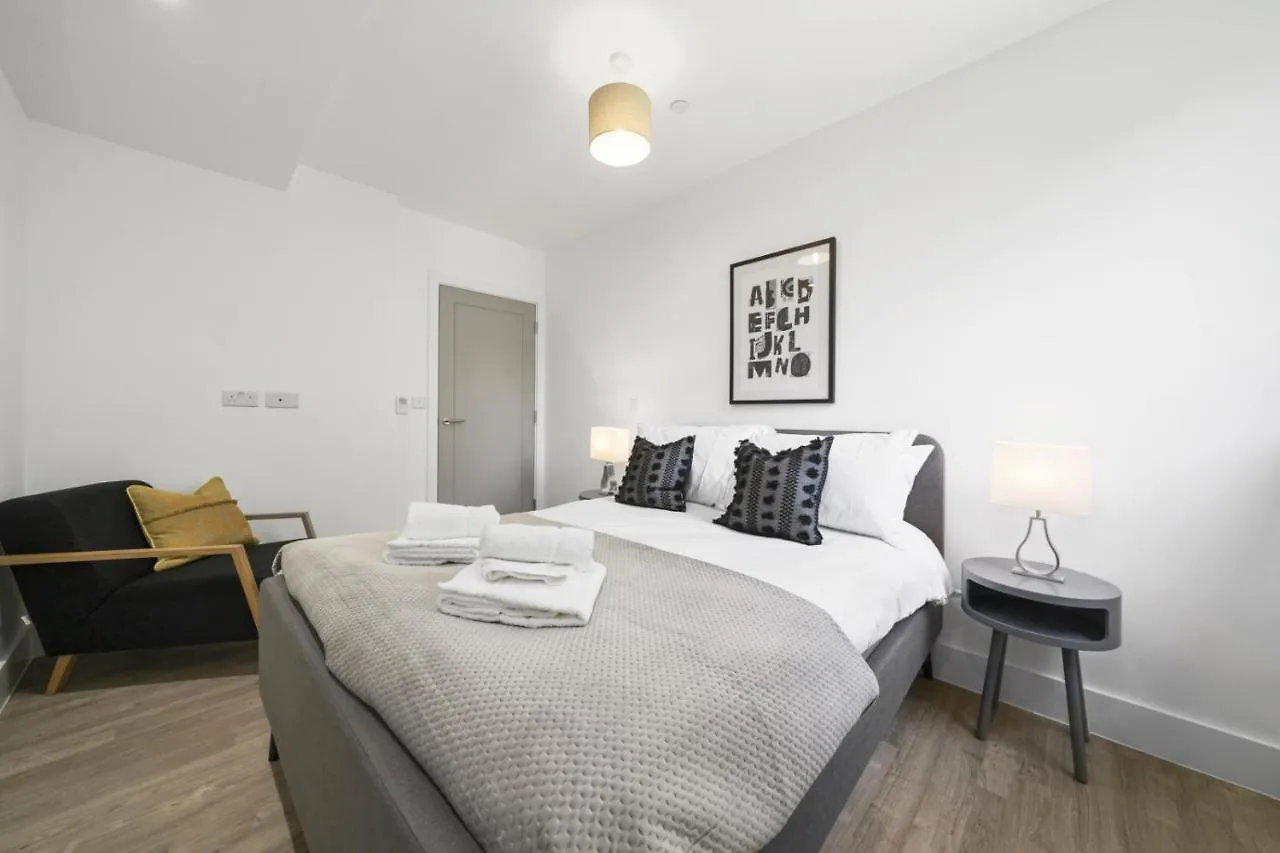 Executive Apartments In Bermondsey Free Wifi & Aircon By City Stay Aparts London