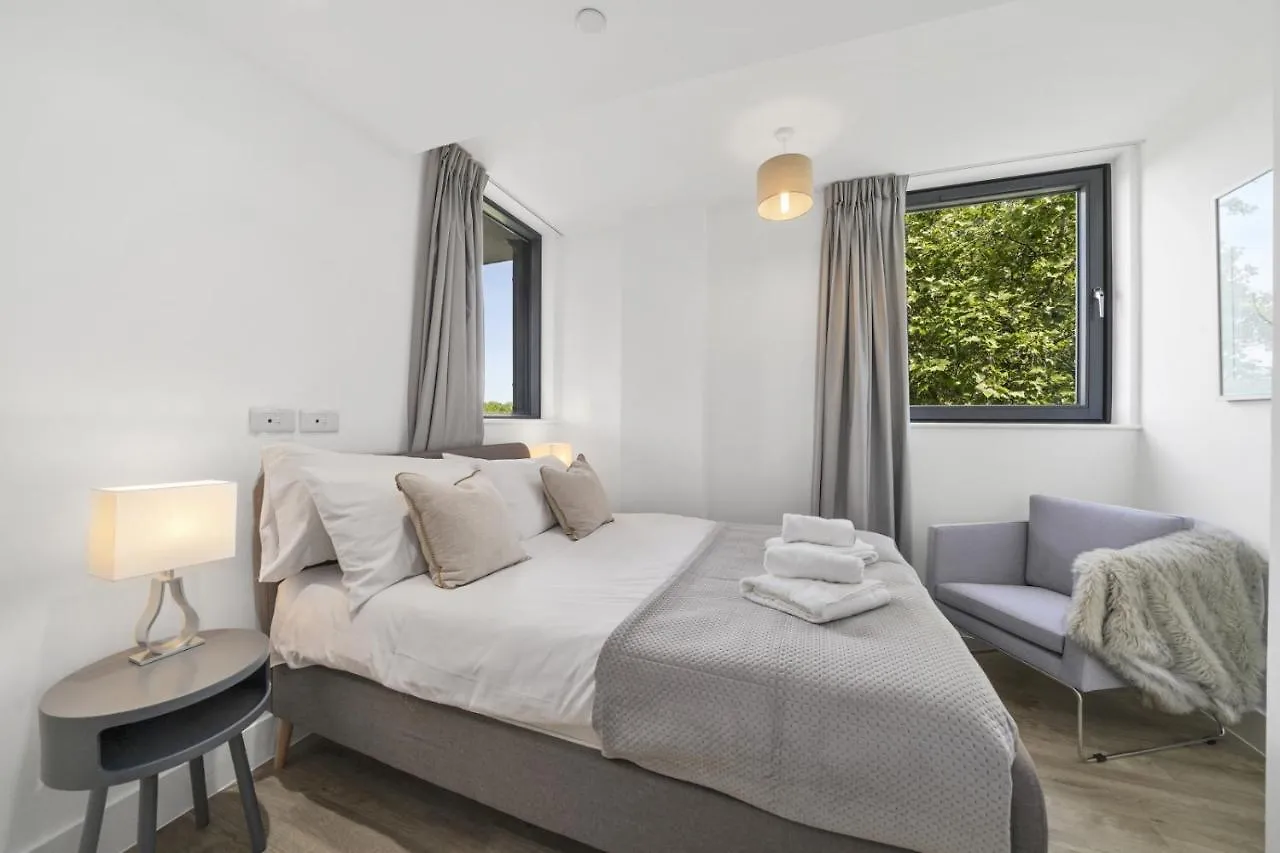 Executive Apartments In Bermondsey Free Wifi & Aircon By City Stay Aparts London