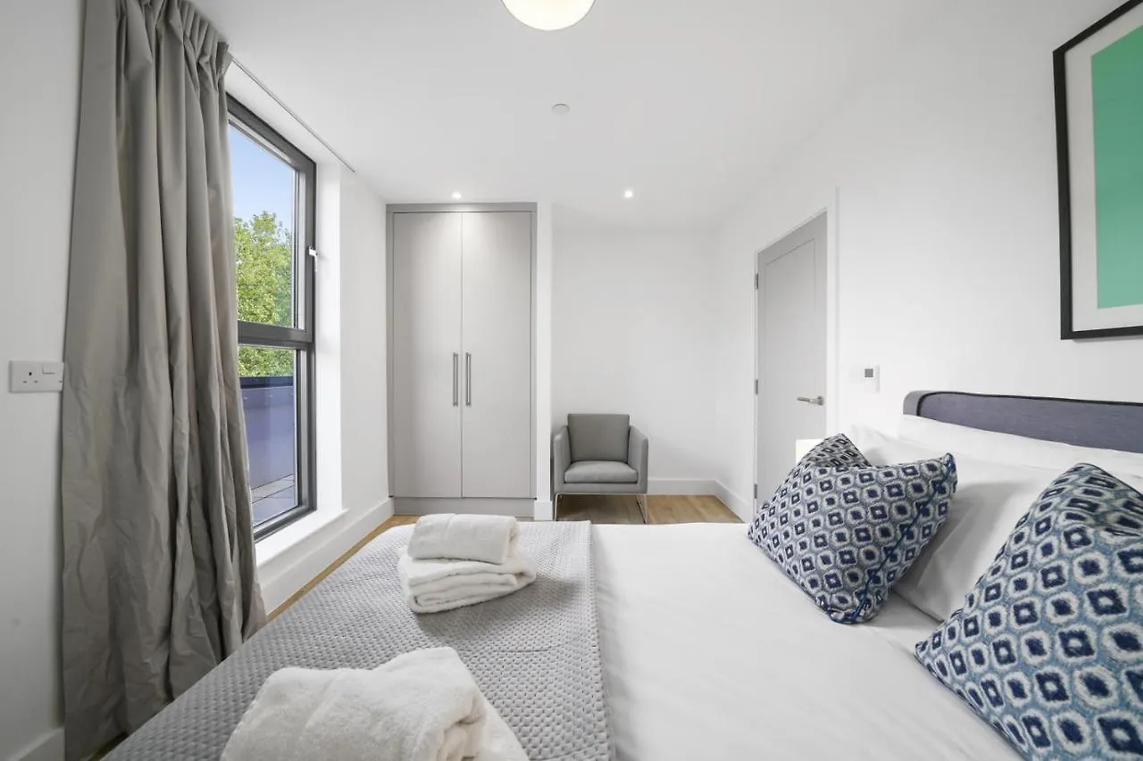 Executive Apartments In Bermondsey Free Wifi & Aircon By City Stay Aparts London