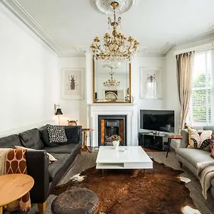 https://beautiful-3bd-home-forest-hill-south-london.cambridgehotelsuk.com