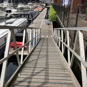 Bateau-hôtel Entire Boat At St Katherine Docks 2 Available Select Using Options, Londres